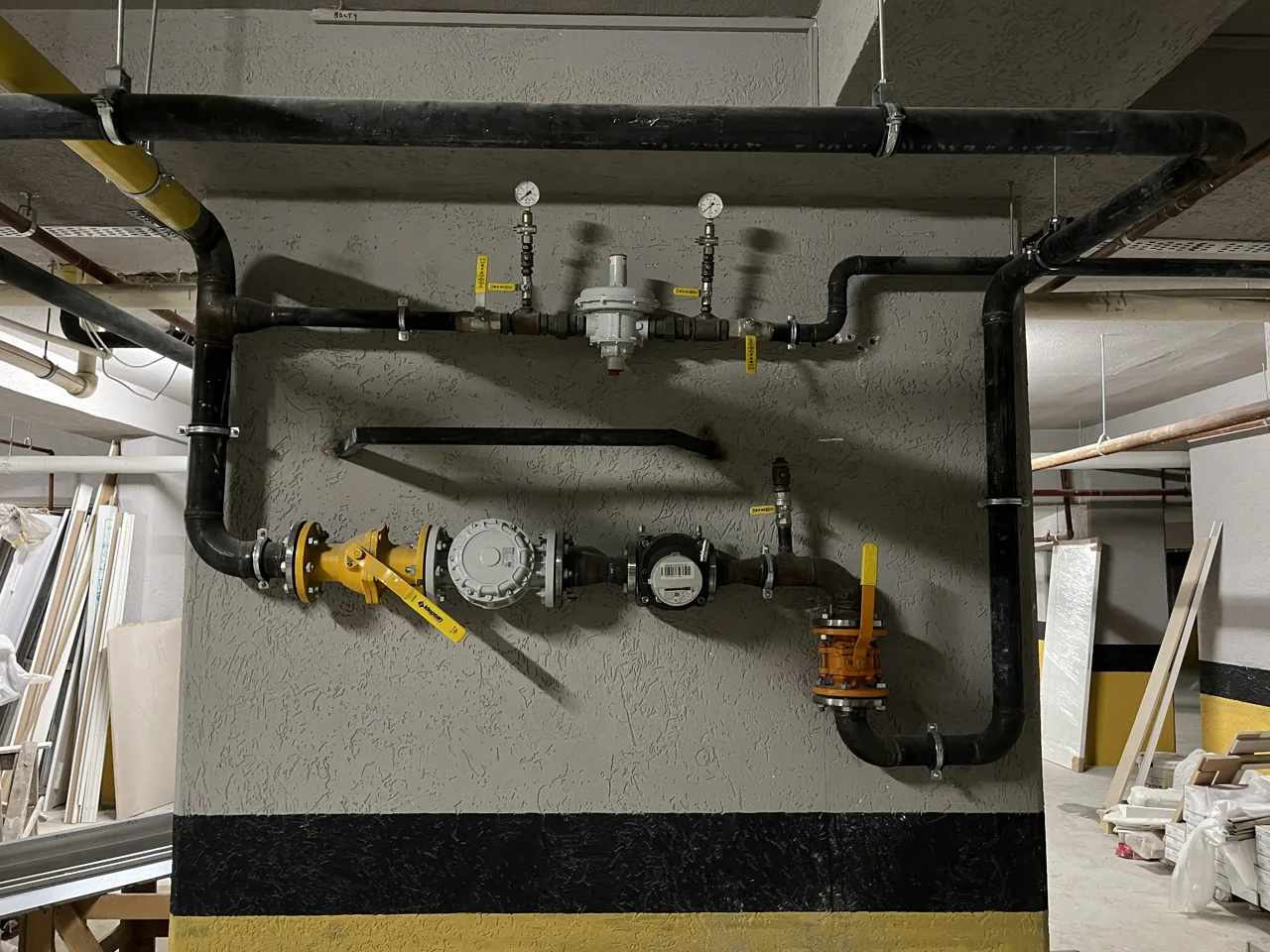 Doğalgaz hattı vana ve sayaç grubu